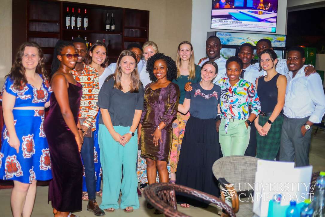 Participants of the dinner in a group photo