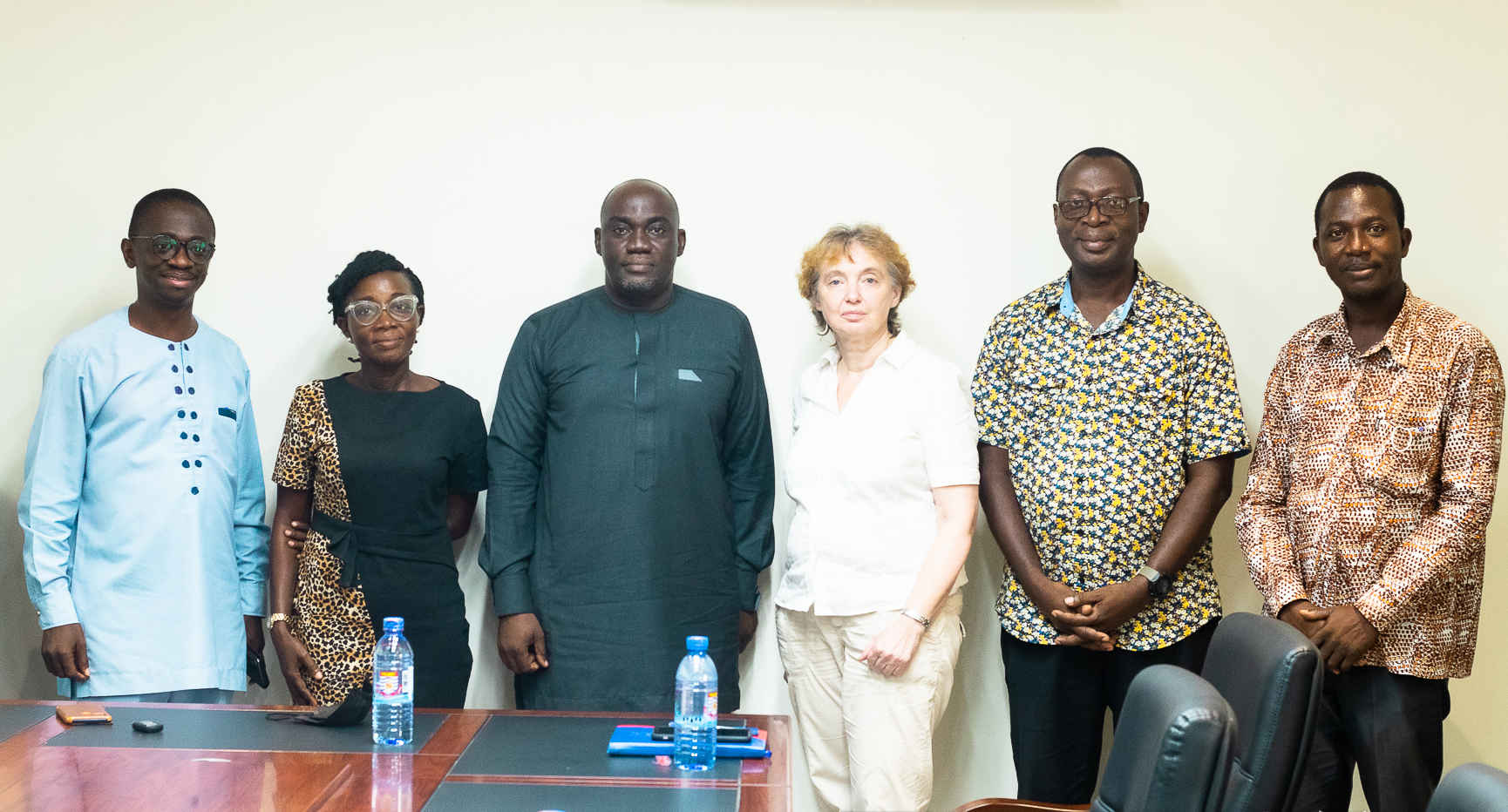 The Dean of OIR (third from left) and his Team with Prof. Dr. Martienssen  (third from right) and re