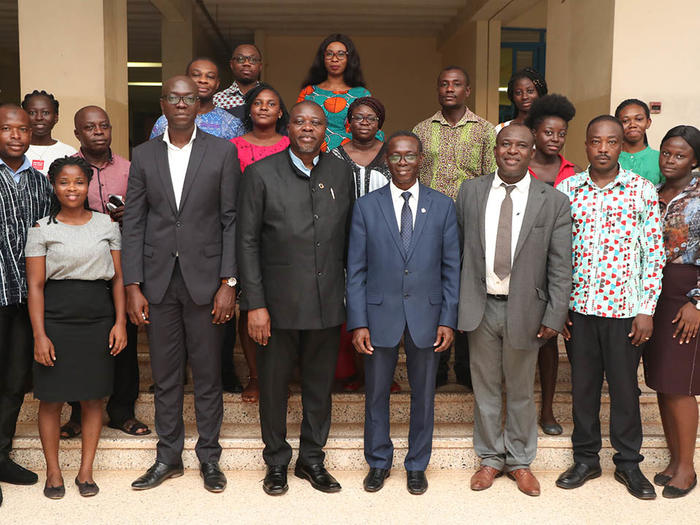 The speakers with faculty and students of the College of Health and Allied Sciences Speakers with faculty and students