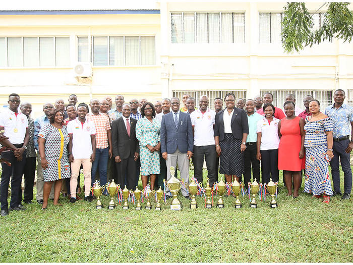 The Vice-Chancellor with the Sports Team